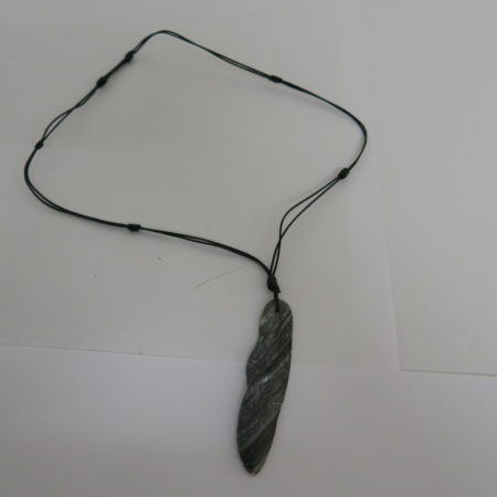 Collier plume