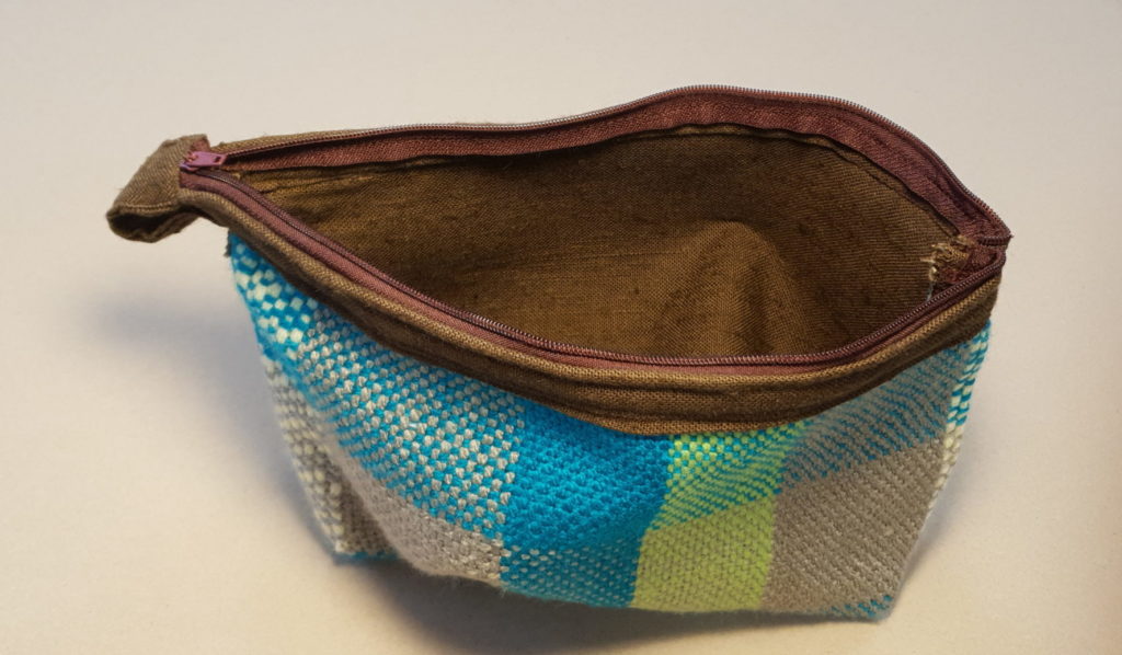 Trousse à carreaux, intérieur brun
